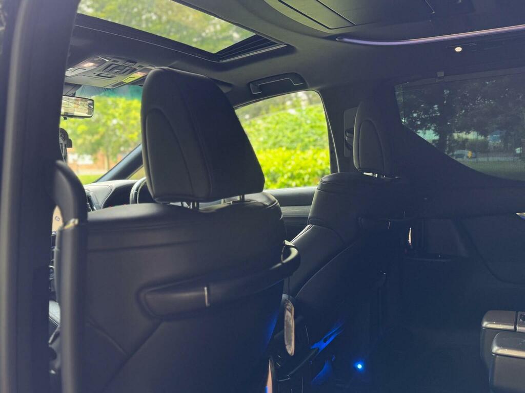 Toyota Alphard White #19
