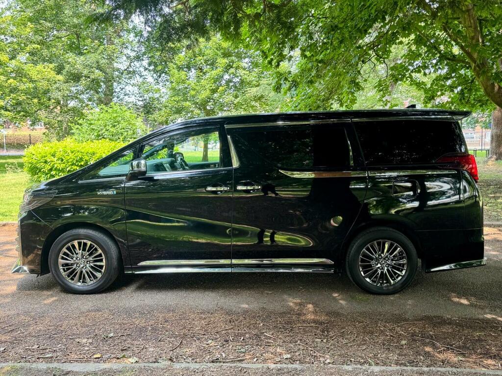 Toyota Alphard White #8