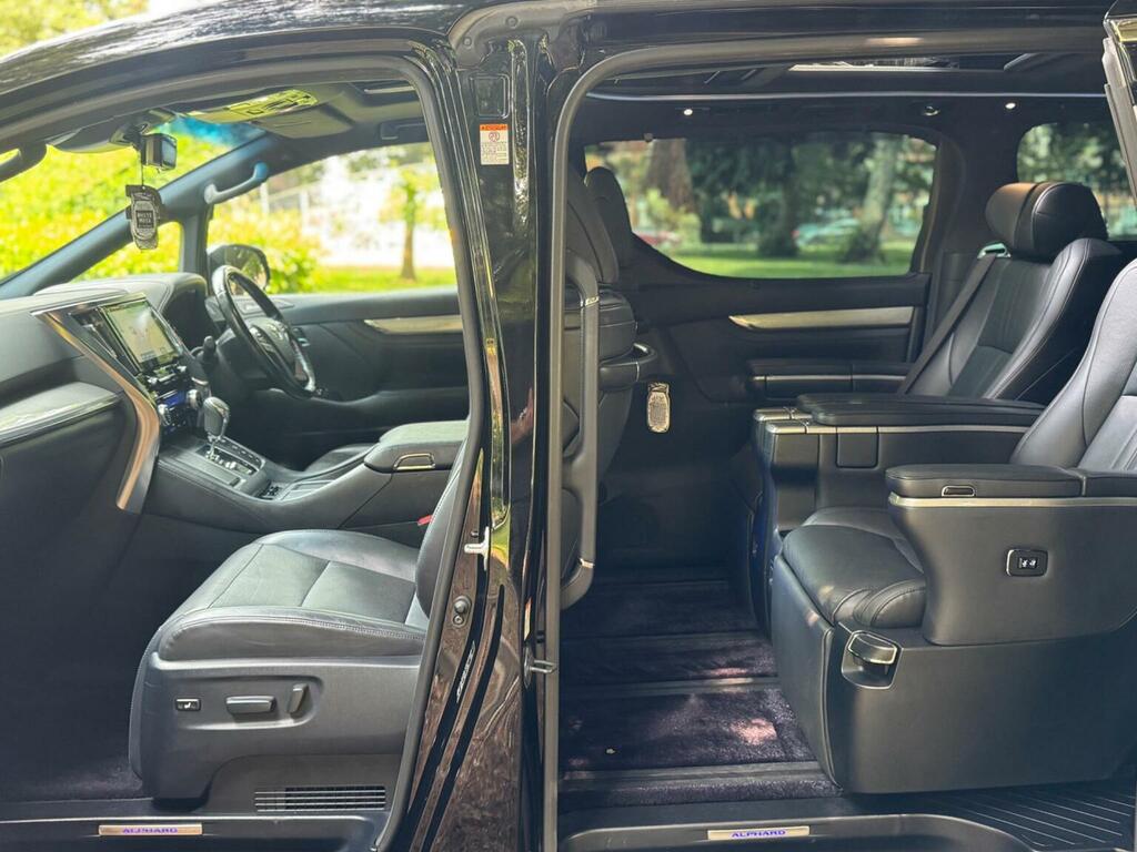 Toyota Alphard White #51