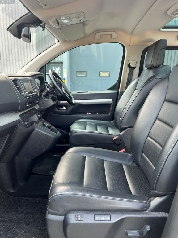 Peugeot Traveller Allure Red #13