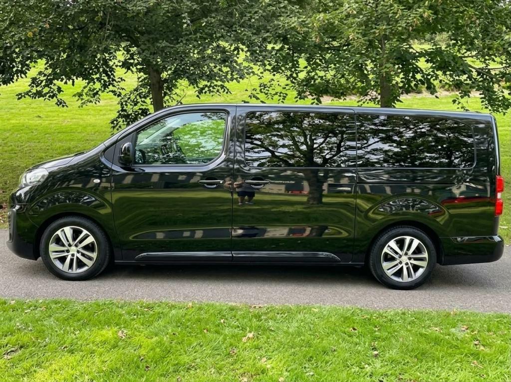 Peugeot Traveller Allure Red #18