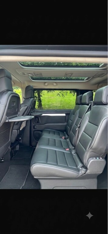 Peugeot Traveller Allure Red #11