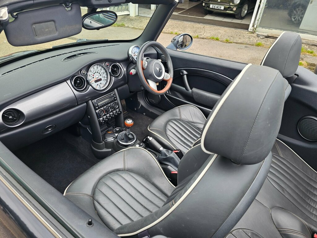 Mini Convertible 1.6 Cooper Sidewalk Convertible Black #6