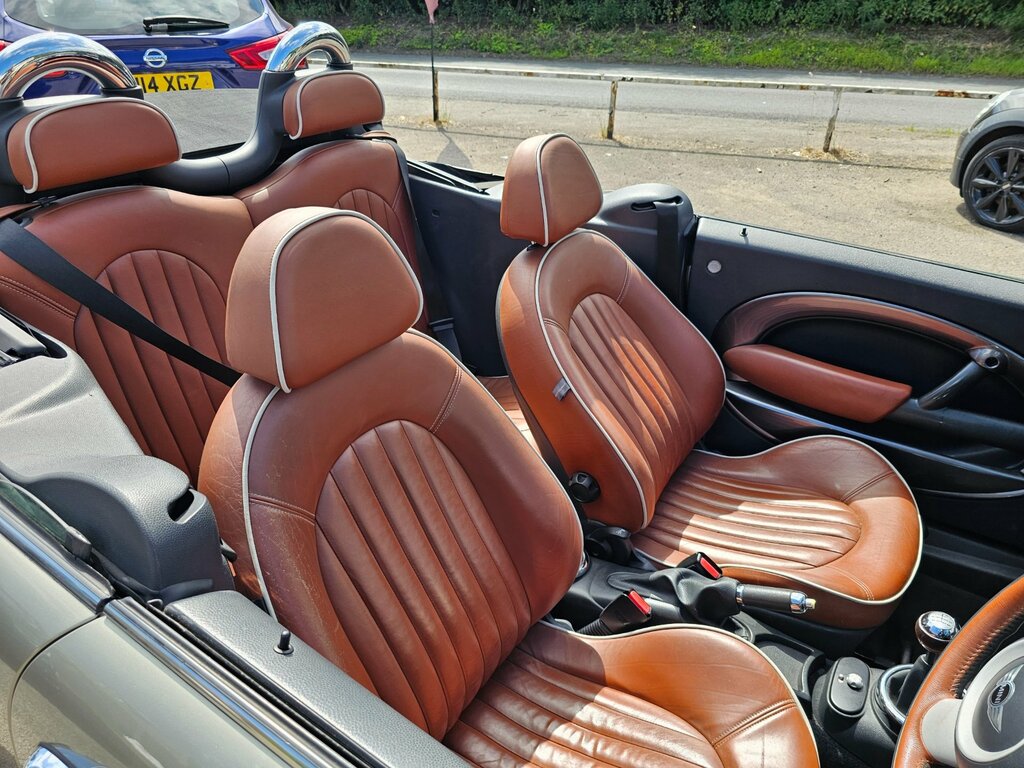 Mini Convertible 1.6 Cooper S Sidewalk Convertible Manua Silver #4