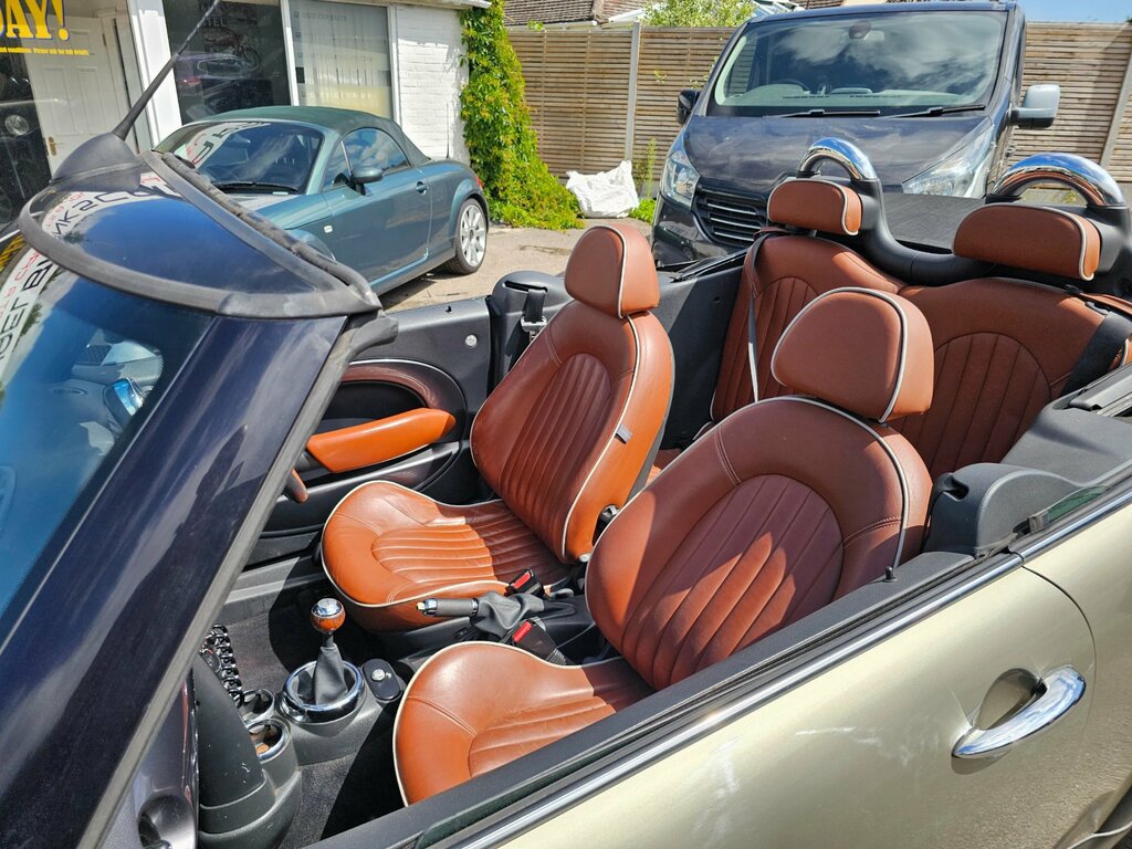Mini Convertible 1.6 Cooper S Sidewalk Convertible Manua Silver #2