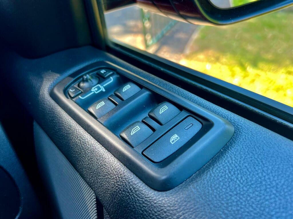 Land Rover Discovery 4 Suv Black #38