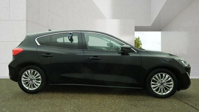 Ford Focus 1.0T Ecoboost Titanium Hatchback Black #5