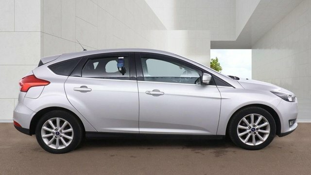 Ford Focus 1.5 Tdci Titanium Hatchback Euro Silver #5