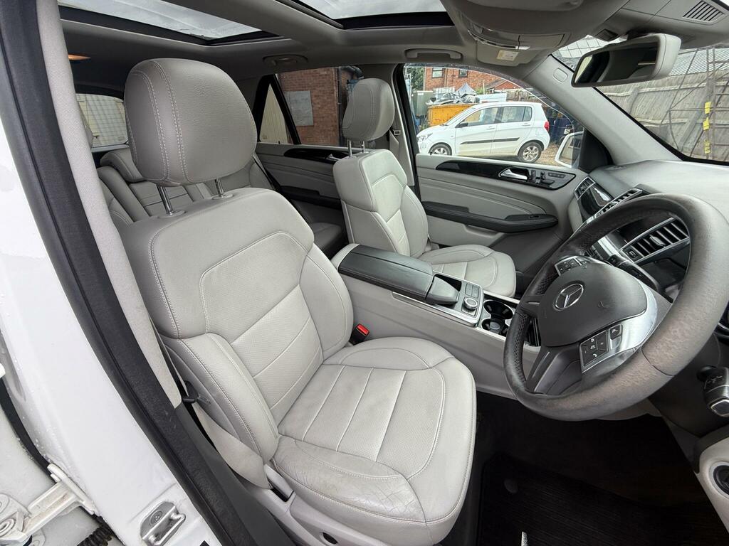 Mercedes-Benz M Class 2.1 Ml250 Bluetec Se Executive G-tronic 4Wd Euro White #3