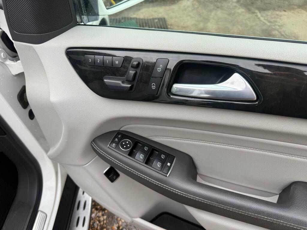 Mercedes-Benz M Class 2.1 Ml250 Bluetec Se Executive G-tronic 4Wd Euro White #6