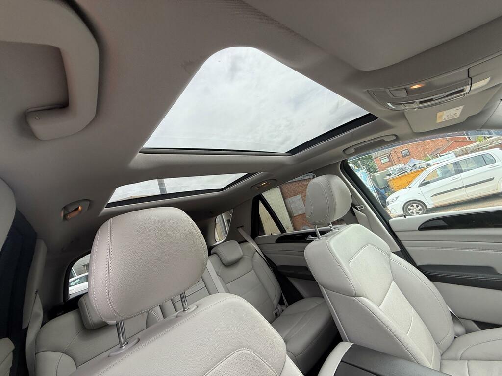 Mercedes-Benz M Class 2.1 Ml250 Bluetec Se Executive G-tronic 4Wd Euro White #4