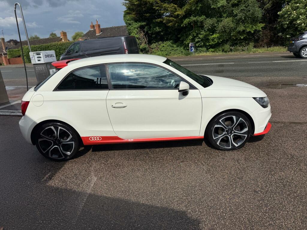 Audi A1 2.0 Tdi Black Edition White #11