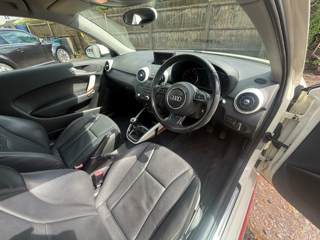 Audi A1 2.0 Tdi Black Edition White #2