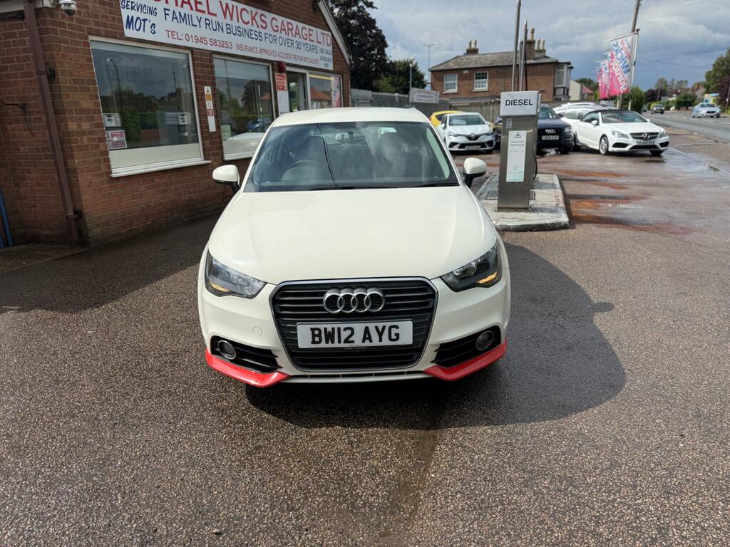 Audi A1 2.0 Tdi Black Edition White #9