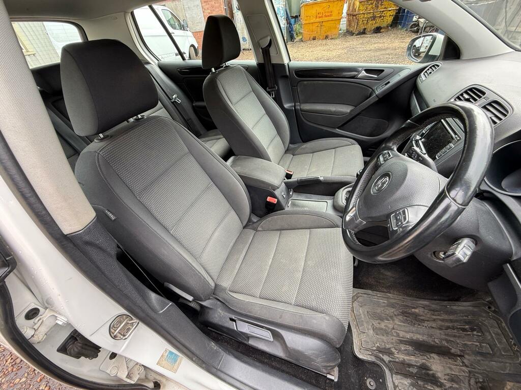 Volkswagen Golf 1.6 Tdi Match Euro 5 SD62AYC White #3