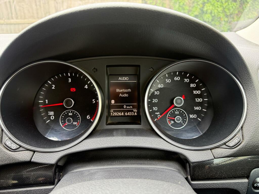 Volkswagen Golf 1.6 Tdi Match Euro 5 SD62AYC White #4