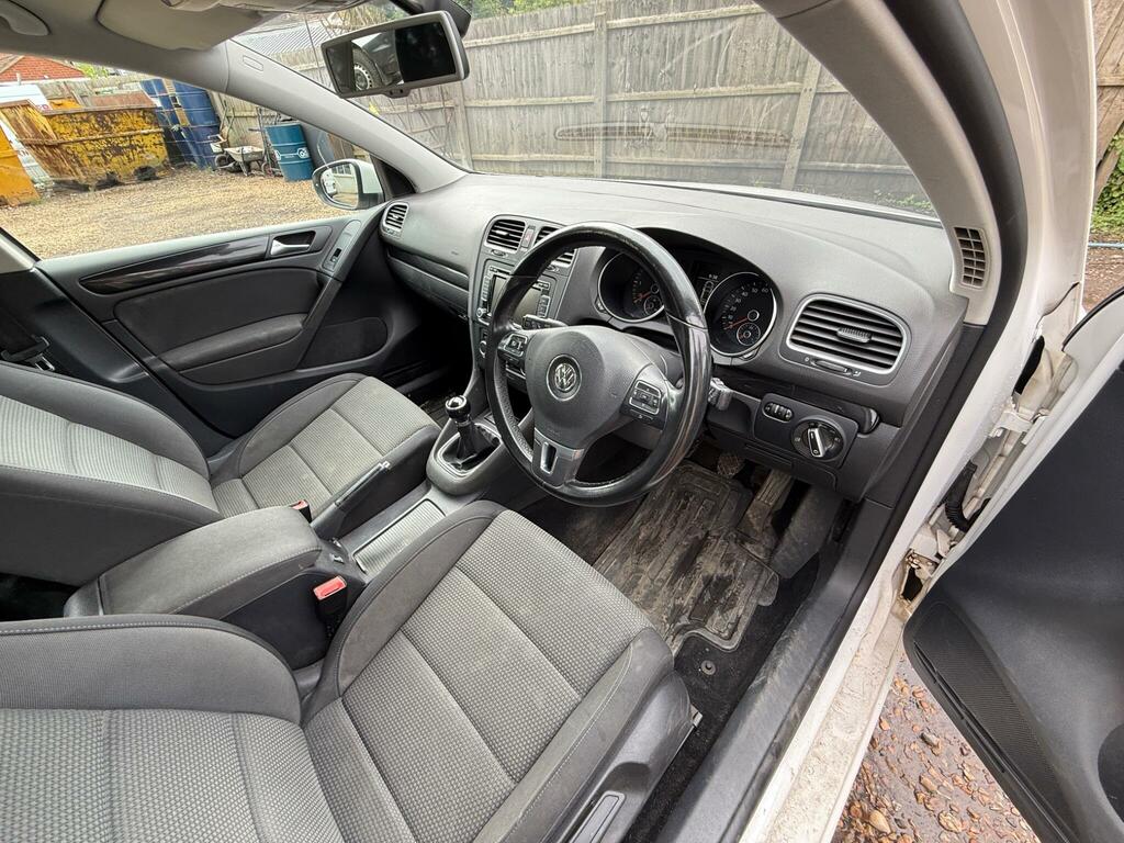 Volkswagen Golf 1.6 Tdi Match Euro 5 SD62AYC White #2