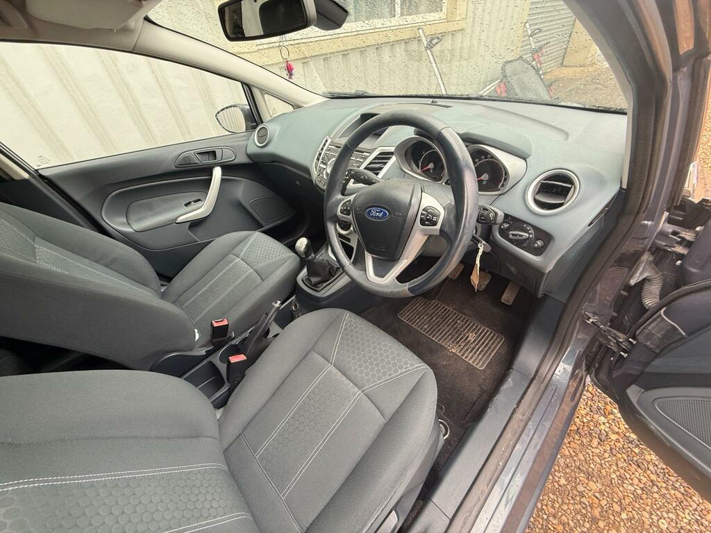 Ford Fiesta 1.4 Titanium  Silver #2