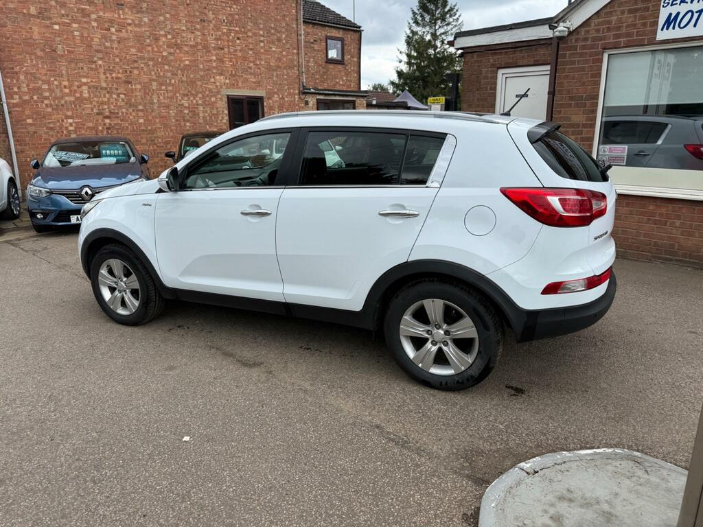 Kia Sportage Crdi 2 114 White #14