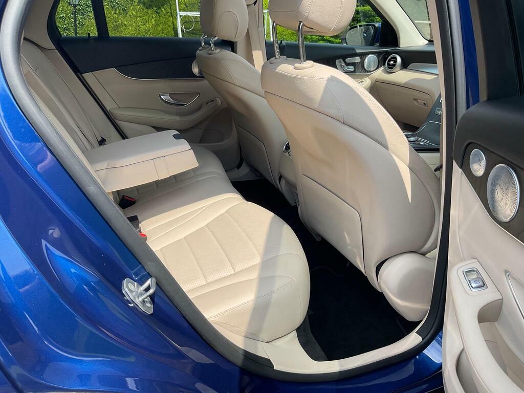 Mercedes-Benz GLC Class Glc 300 Amg Line Premium 4Matic White #17