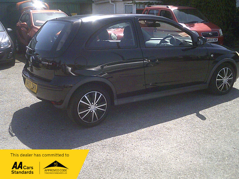 Vauxhall Corsa 1.2I 16V Sxi Black #11