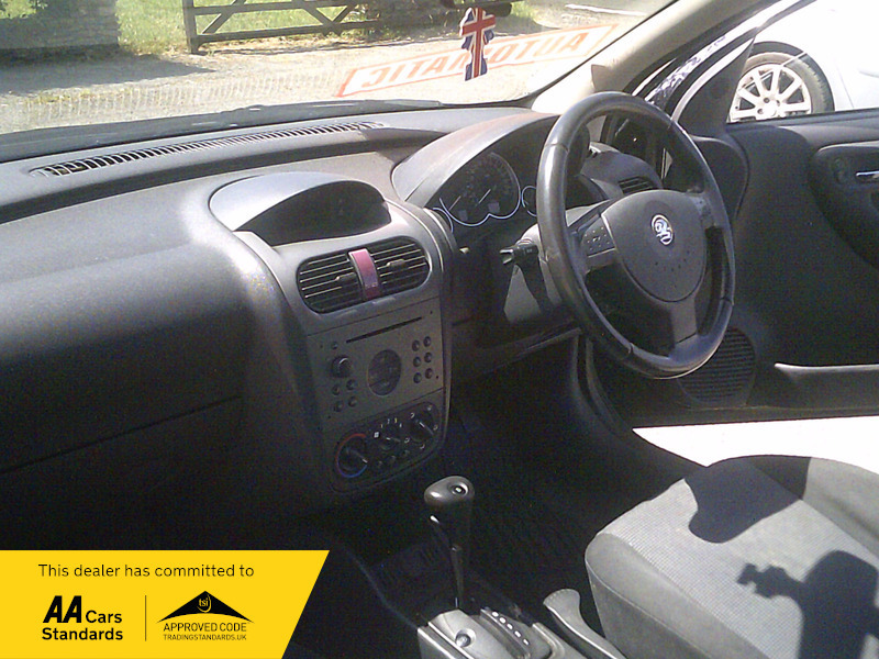 Vauxhall Corsa 1.2I 16V Sxi Black #17