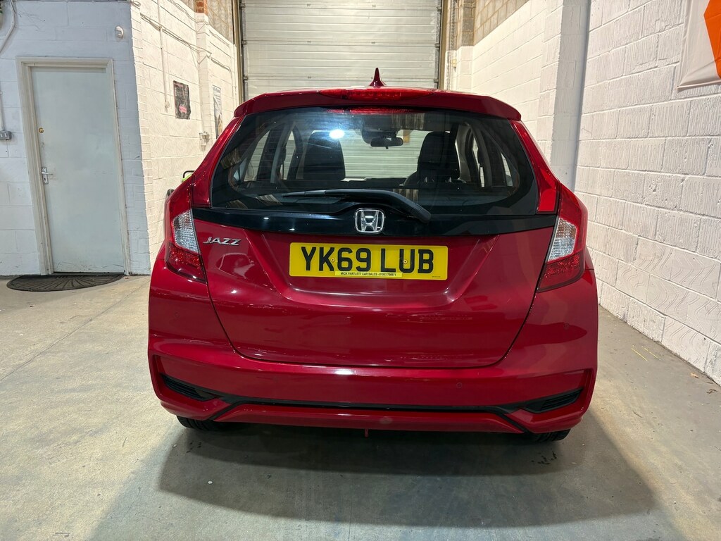 Honda Jazz 1.3 I-vtec Se Navi Cvt YK69LUB Red #4
