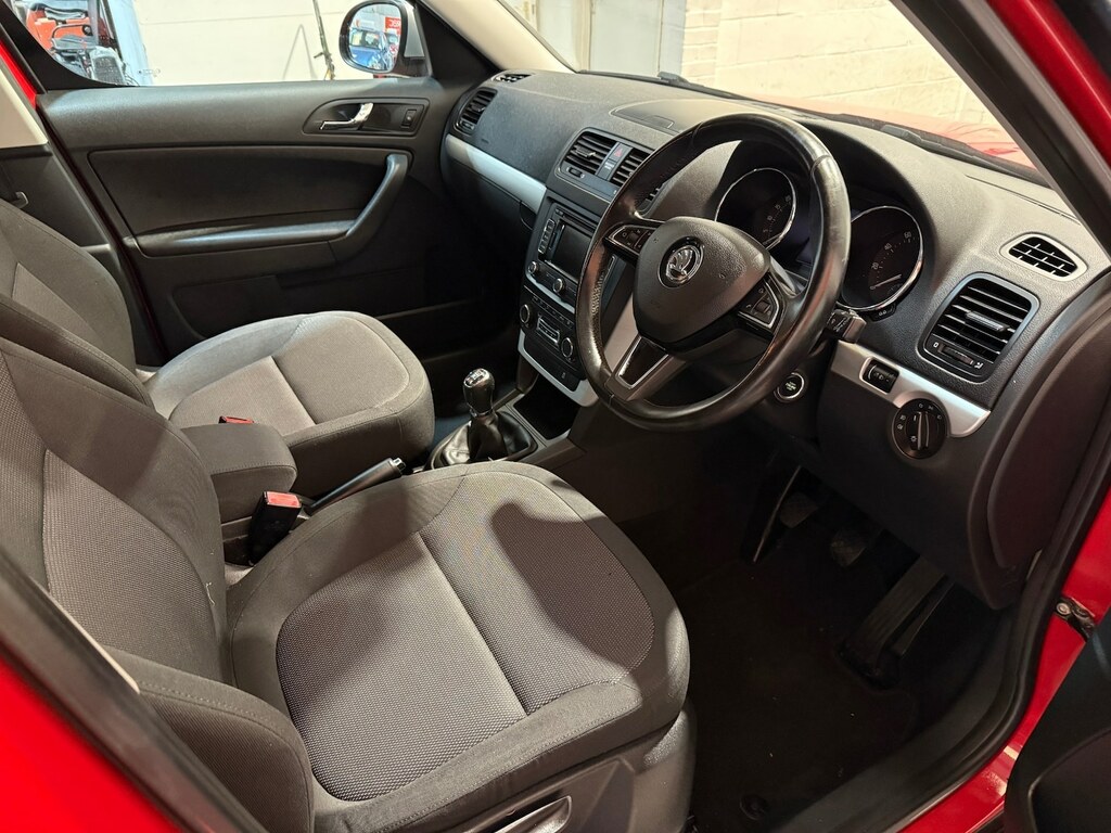 Skoda Yeti Tdi Elegance Silver #10