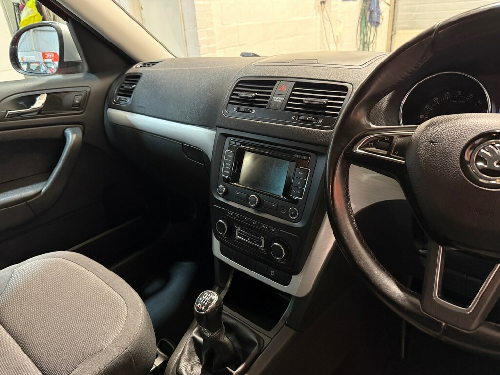 Skoda Yeti Tdi Elegance Silver #11