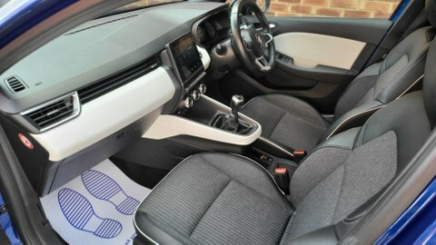 Renault Clio Techno Tce NL72FFA #2