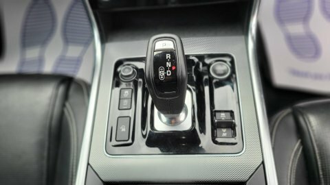 Jaguar XE 2.0 D200 Mhev R-dynamic Se Black Saloon Black #13