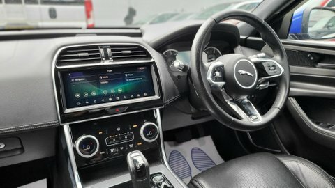 Jaguar XE 2.0 D200 Mhev R-dynamic Se Black Saloon Black #11