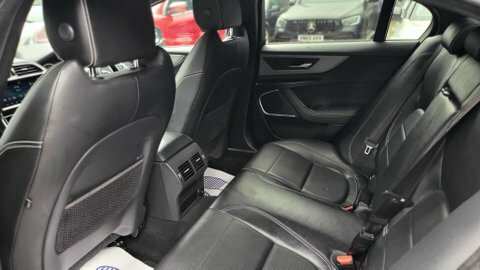 Jaguar XE 2.0 D200 Mhev R-dynamic Se Black Saloon Black #18