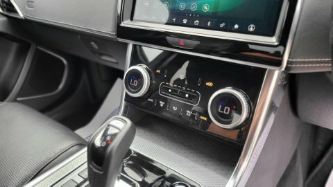 Jaguar XE 2.0 D200 Mhev R-dynamic Se Black Saloon Black #33