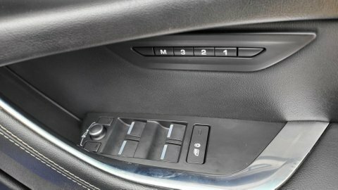 Jaguar XE 2.0 D200 Mhev R-dynamic Se Black Saloon Black #23