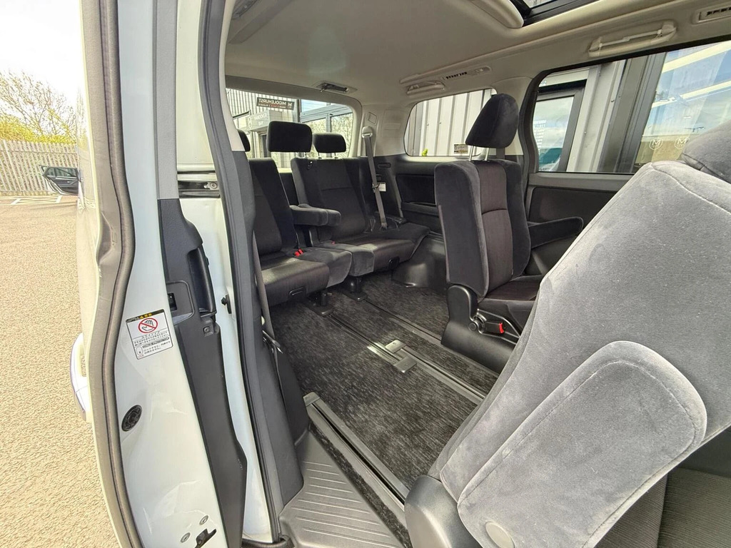 Toyota Vellfire 2.4 Z 8 Seater White #6
