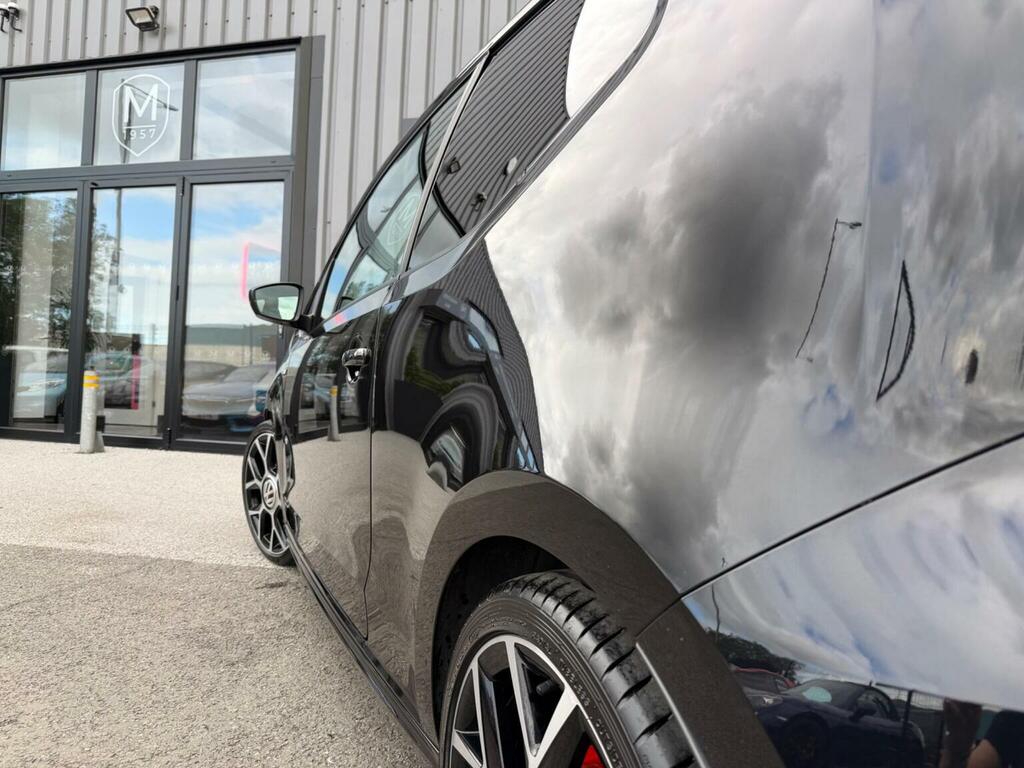 Volkswagen Up Red #102
