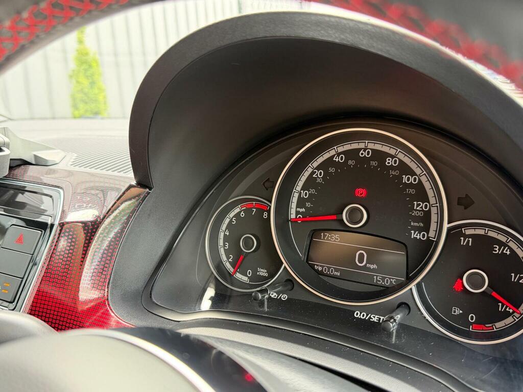 Volkswagen Up Red #64