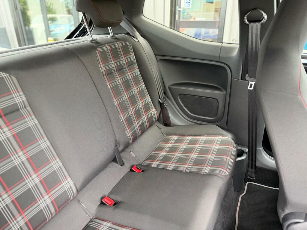 Volkswagen Up Red #125