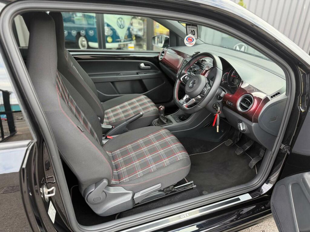Volkswagen Up Red #7