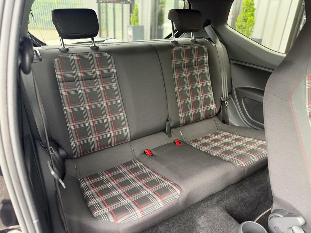 Volkswagen Up Red #124