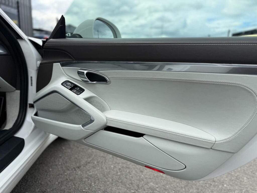 Porsche 911 3.4 Carrera Coupe Silver #25