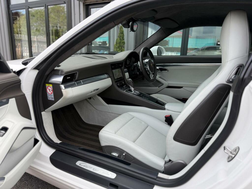 Porsche 911 3.4 Carrera Coupe Silver #100