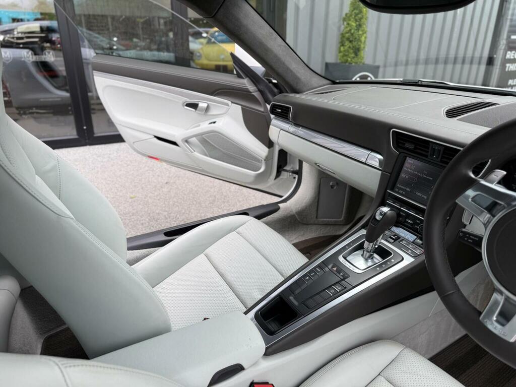 Porsche 911 3.4 Carrera Coupe Silver #87