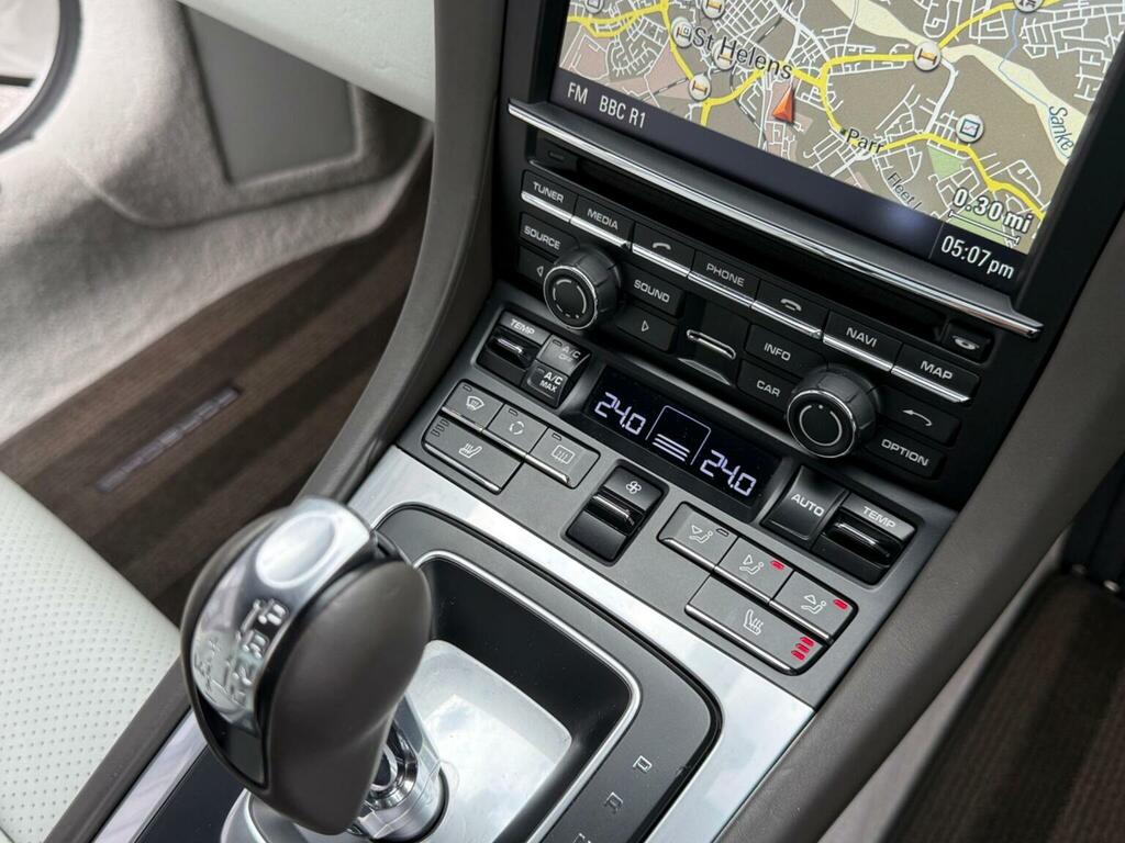 Porsche 911 3.4 Carrera Coupe Silver #61