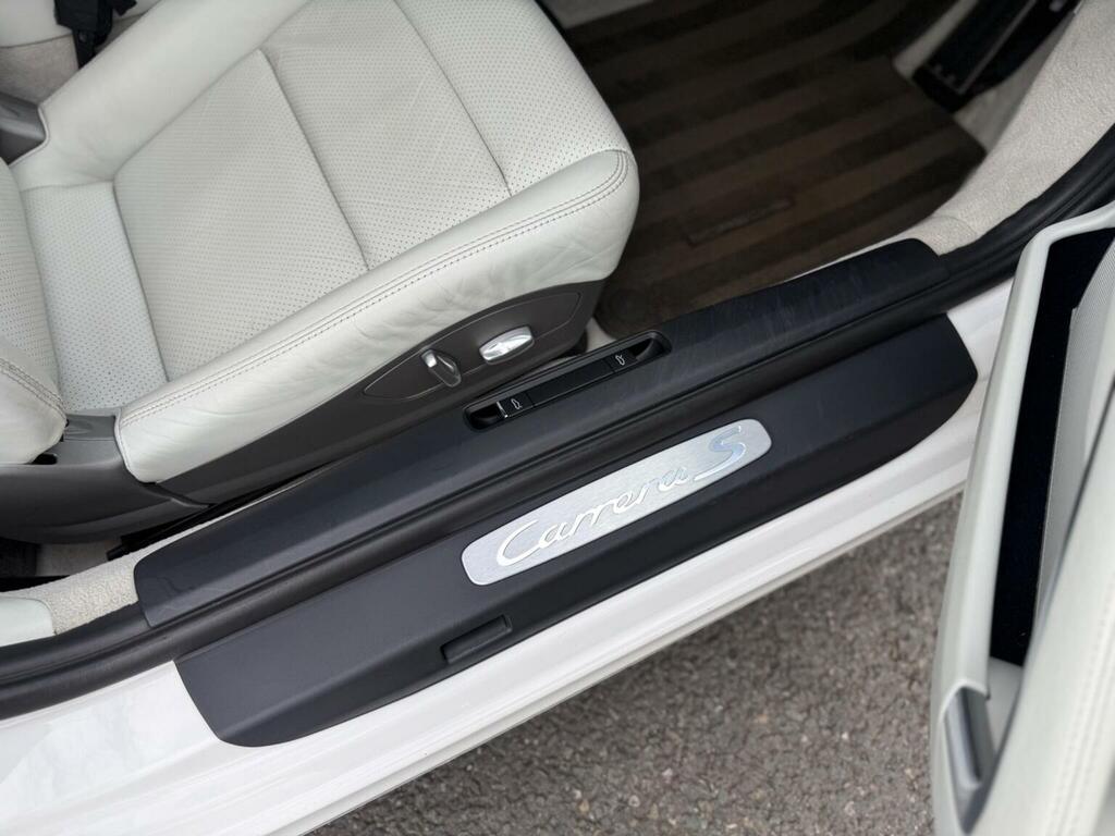 Porsche 911 3.4 Carrera Coupe Silver #95