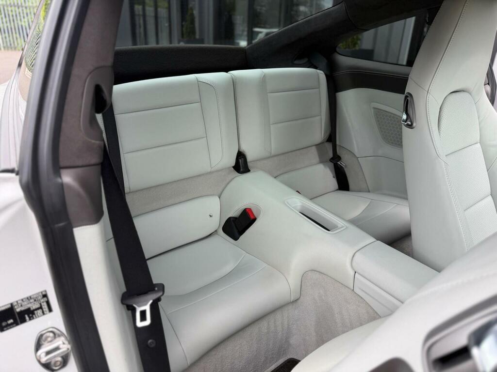 Porsche 911 3.4 Carrera Coupe Silver #108