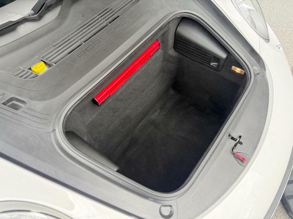 Porsche 911 3.4 Carrera Coupe Silver #111
