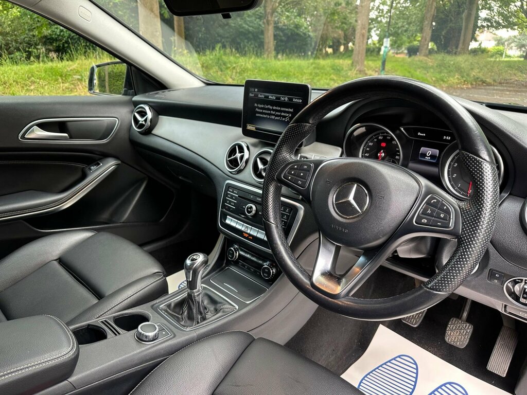 Mercedes-Benz GLA Class Gla 200 Sport Executive D White #12