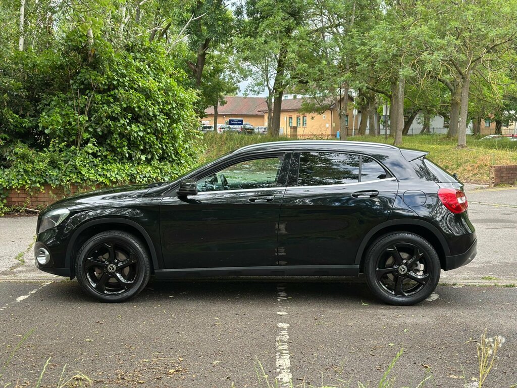 Mercedes-Benz GLA Class Gla 200 Sport Executive D White #7